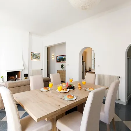 Petit Bonheur Yourhosthelper Apartment