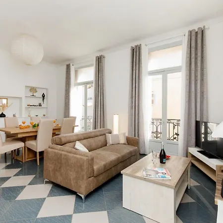 Petit Bonheur Yourhosthelper Apartment *